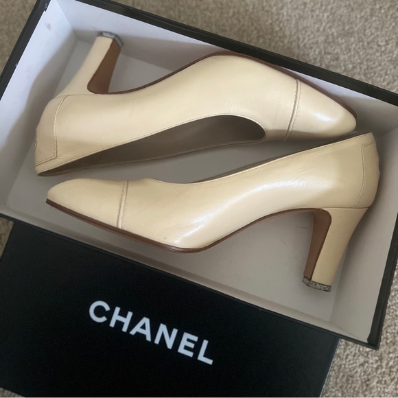 Vintage Chanel Beige Heels 37 - Picture 1 of 10